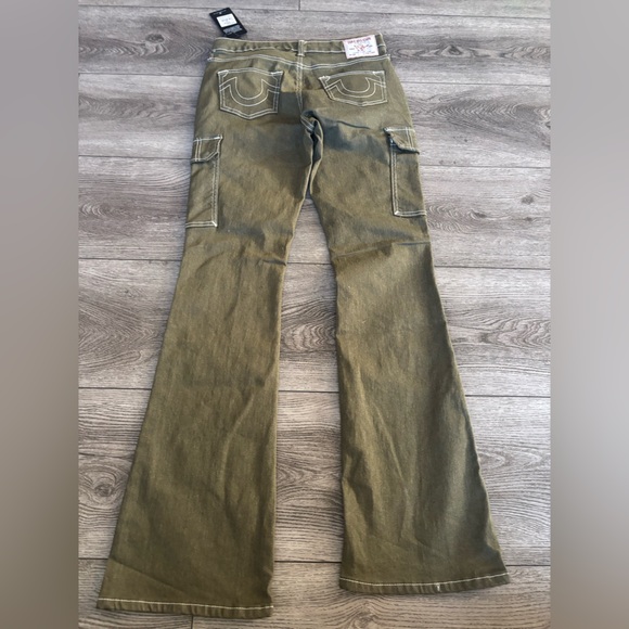 True religion woman’s Olive Cargo bootcut Pants - Picture 2 of 5
